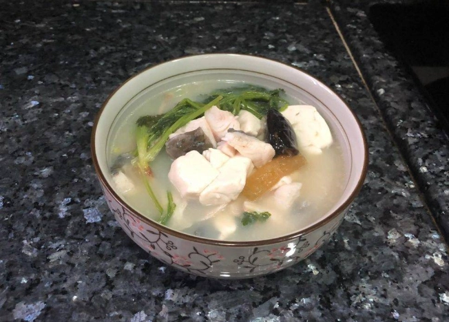 白鰂魚湯食譜：鮮美不腥的家常做法與營養秘訣