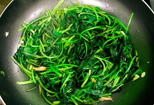 炒地瓜葉 炒地瓜葉