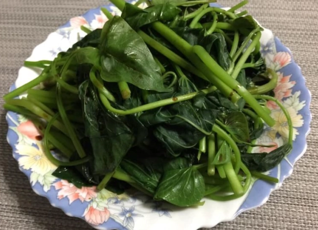 炒地瓜葉梗食譜