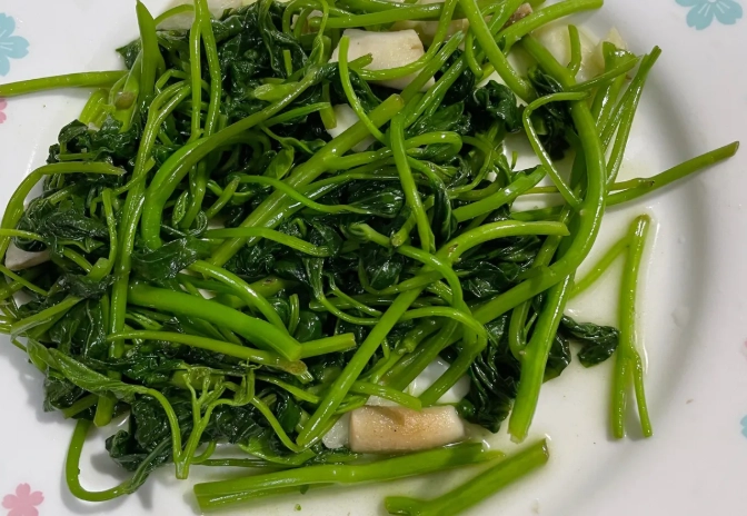 炒地瓜葉要切嗎？內行人才懂的切法秘訣與料理關鍵