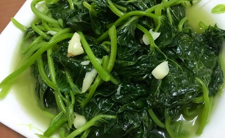 蒜炒地瓜葉秘訣大公開！從選葉到火候一次學會