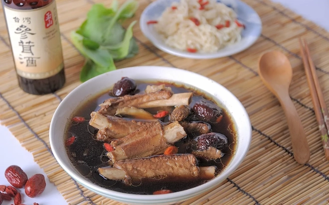 藥膳排骨電鍋食譜全攻略：養生湯品輕鬆煮，台灣家常美味