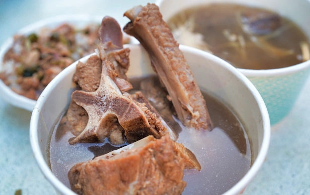 藥燉排骨可以加蘿蔔嗎？專家教你完美搭配與常見錯誤