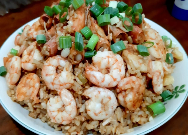 檸檬蒜蝦飯食譜與餐廳推薦：台灣人氣美食完整攻略