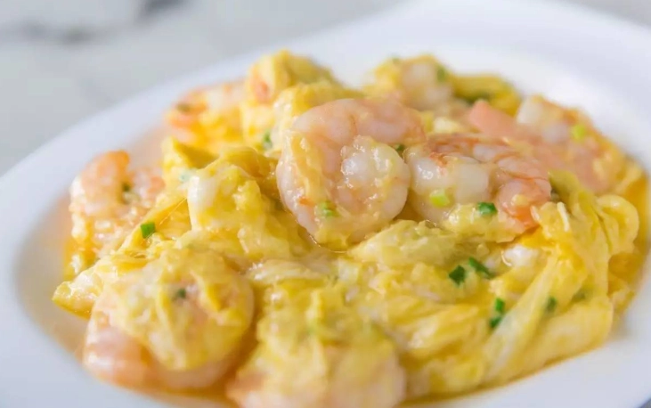 滑蛋蝦仁牛奶終極指南：從經典做法到隱藏版餐廳推薦