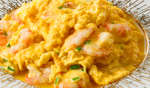 滑蛋蝦仁阿基師終極指南：解密國宴級滑嫩秘訣與常見失敗原因