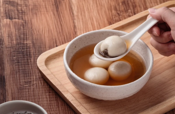 湯圓糖水底全攻略：從經典到創意，一碗暖心的甜蜜秘密