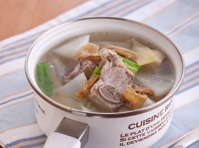 酸菜蘿蔔排骨湯 做法 酸菜蘿蔔排骨湯 做法