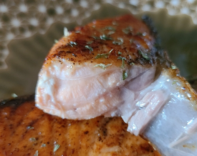 奶油乾煎鮭魚食譜