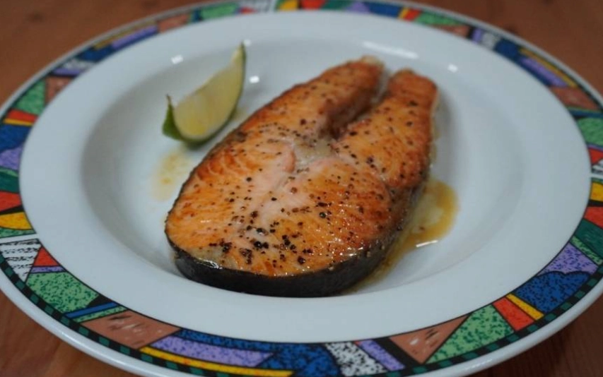 煎鮭魚抹鹽方法