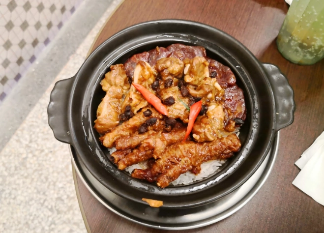 台灣煲仔飯餐廳
